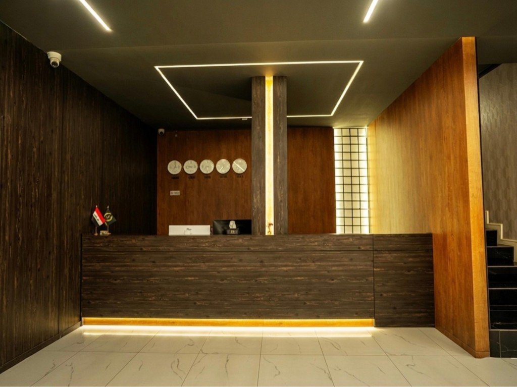 Reception desk authority perception